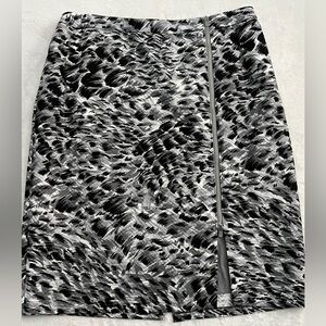 Talbots Black/Gray/White Front and Back Slit Lined Brush Stroke Skirt, Size 14W